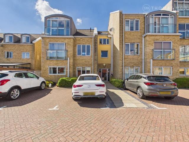 Flat for sale in Huntingdon, Cambridgeshire