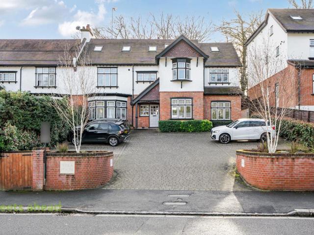 Flat for sale in London Borough of Croydon, Purley