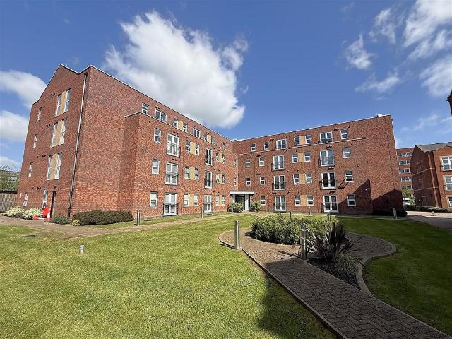 Flat for sale in New Bilton, Warwickshire
