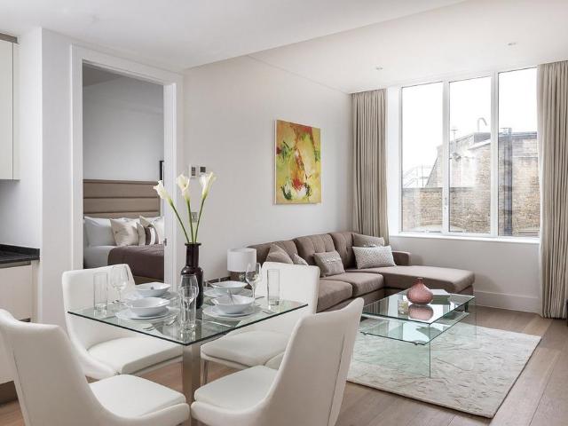 Flat for sale in St Clement Danes, Greater London