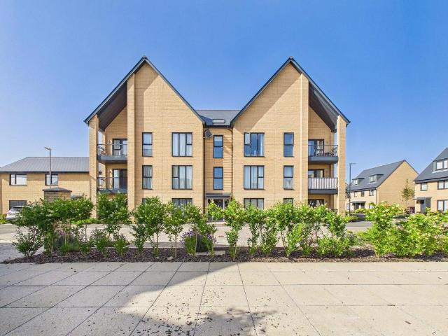 Flat for sale in Golden Valley, Folkestone