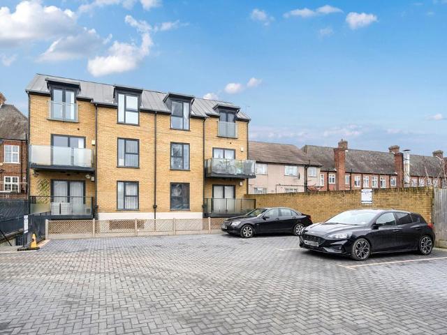 Flat for sale in Welling, Greater London