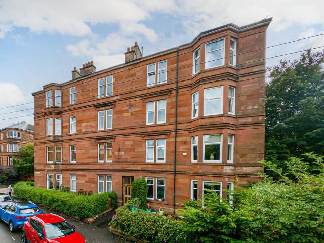 Flat for sale in Battlefield, Scotland