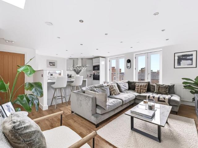 Flat for sale in Two Mills, Cheshire