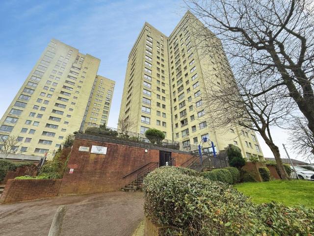 Flat for sale in Avenham, Higher Bartle