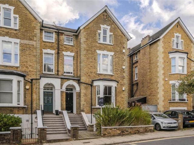 Flat for sale in North Sheen, Greater London