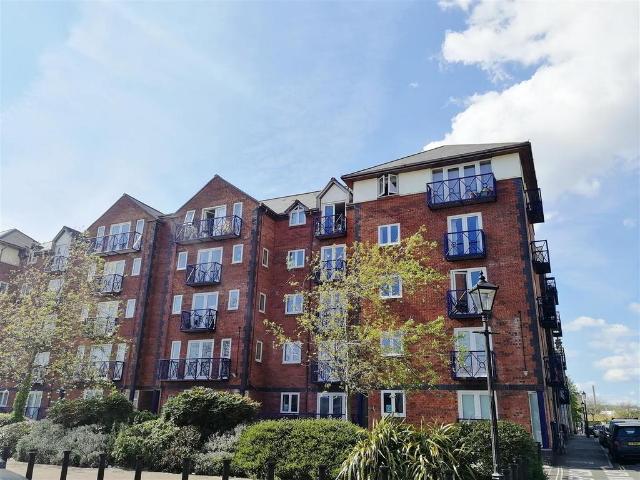 Flat for sale in SA1 Swansea Waterfront, Nangreaves