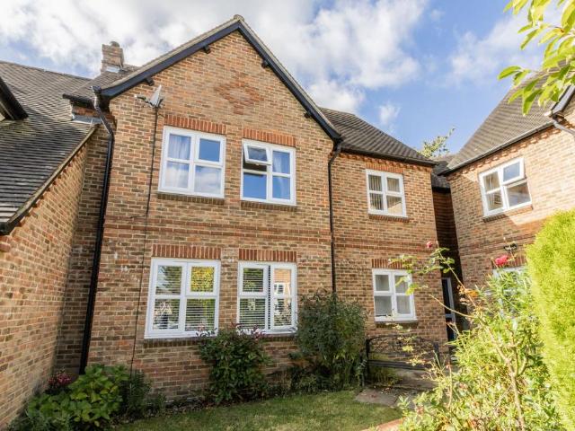 Flat for sale in Cranbrook & Sissinghurst, Sandown Park