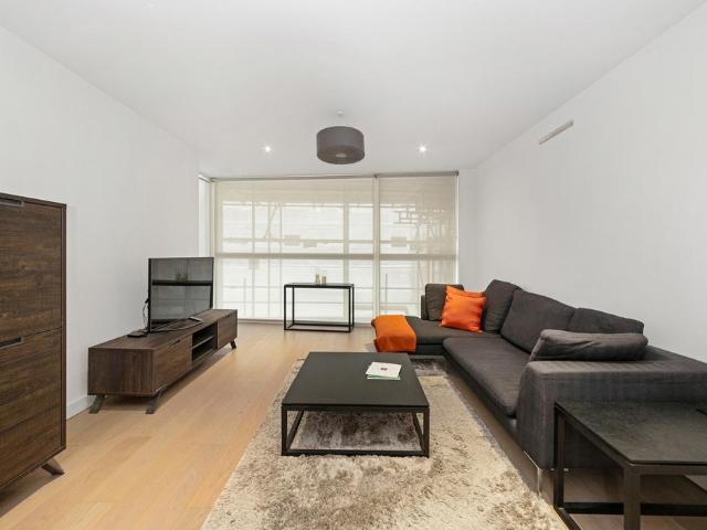 Flat for sale in East Greenwich, Cat Hill