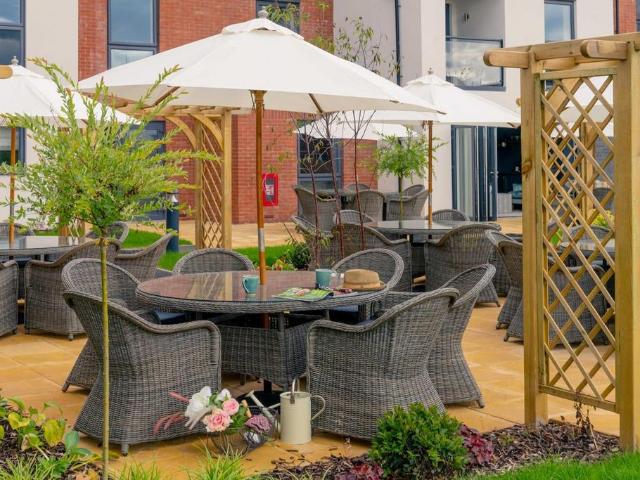 Flat for sale in Blossomfield, West Midlands