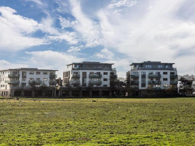 Flat for sale in Chalfont St. Peter, Denham