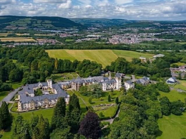 Flat for sale in Brynsadler, Wales
