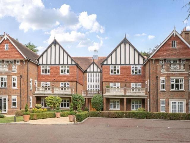 Flat for sale in Chislehurst, Greater London