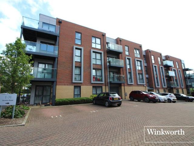Flat for sale in Elstree and Borehamwood, Borehamwood