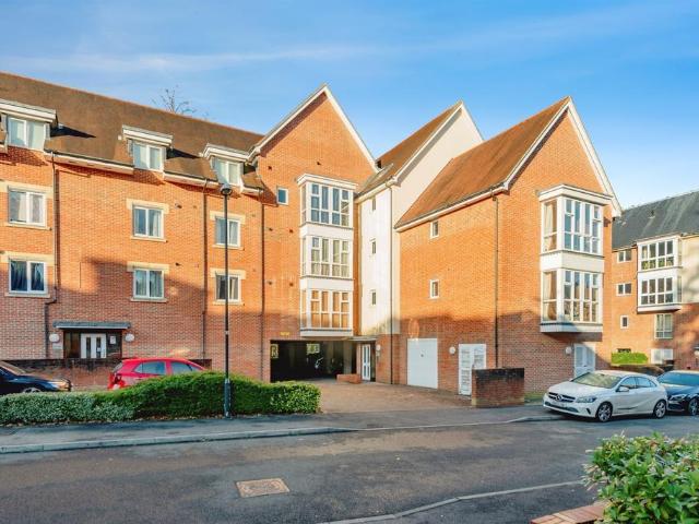 Flat for sale in Glynde, West Sussex