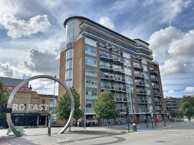Flat for sale in Stratford Marsh, Greater London
