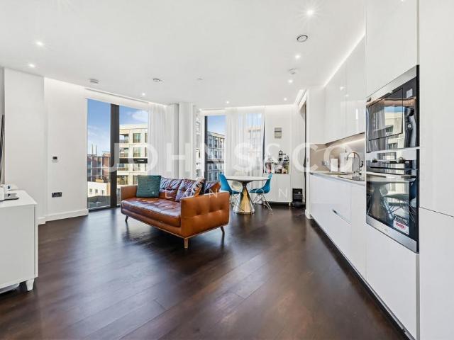 Flat for sale in Nine Elms, Greater London