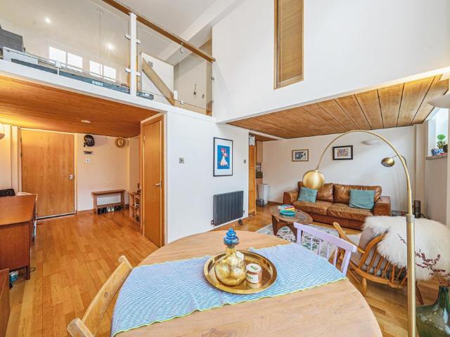 Flat for sale in Walworth, Greater London