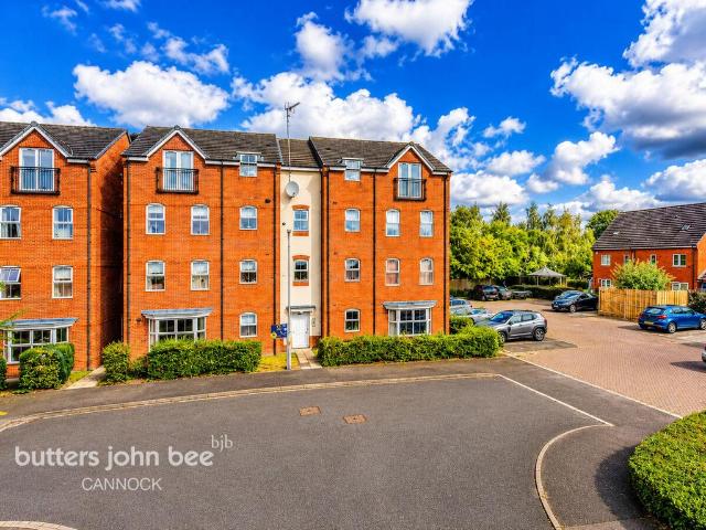 Flat for sale in Huntington, Great Chatwell
