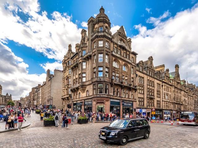 Flat for sale in Old Town, Scotland