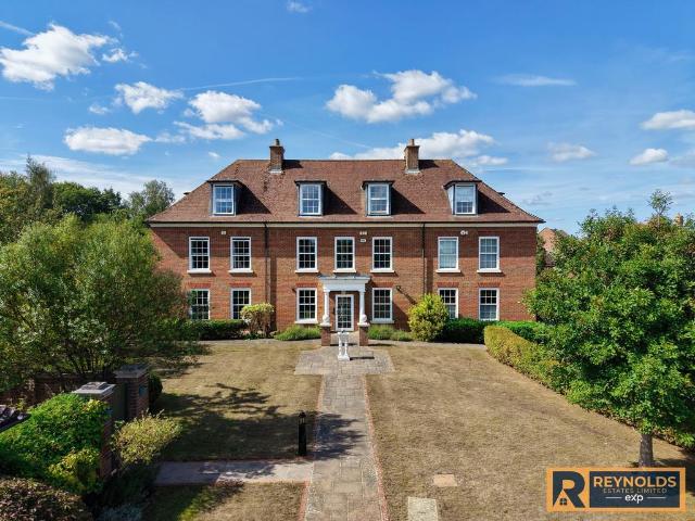 Flat for sale in Bourne Vale, Kent