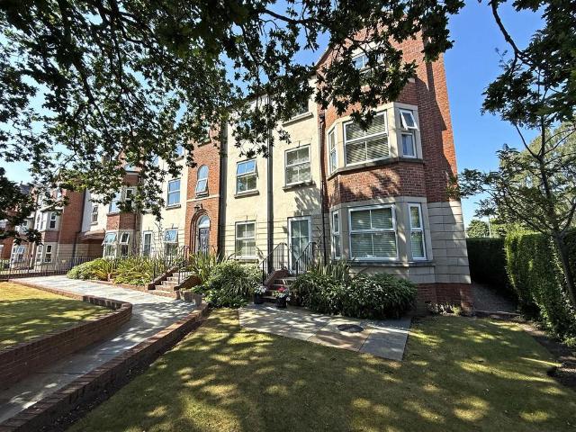 Flat for sale in Mountfields, Frankwell