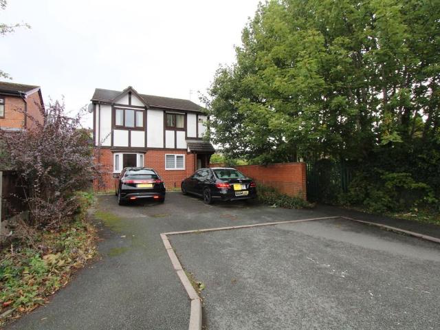 Flat for sale in Penycae, Wales