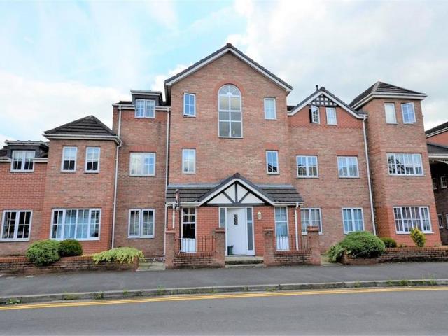 Flat for sale in Broadheath, Trafford Park
