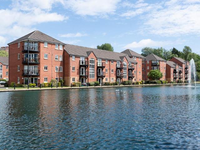 Flat for sale in Calderstones