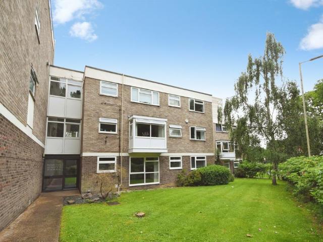 Flat for sale in Navestock Side, Essex