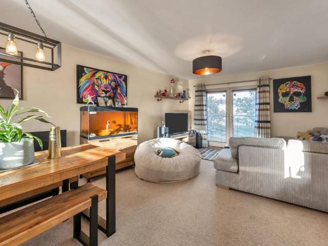 Flat for sale in Broughton Gate, Milton Keynes