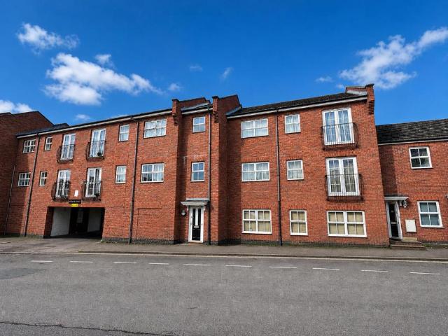 Flat for sale in Phippsville, Northampton