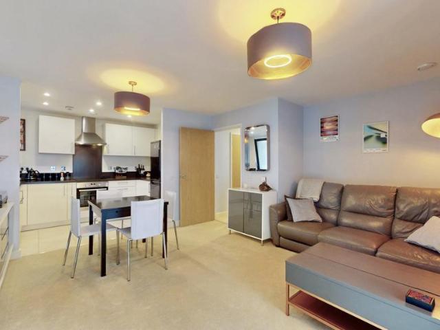 Flat for sale in Rotherhithe, Greater London
