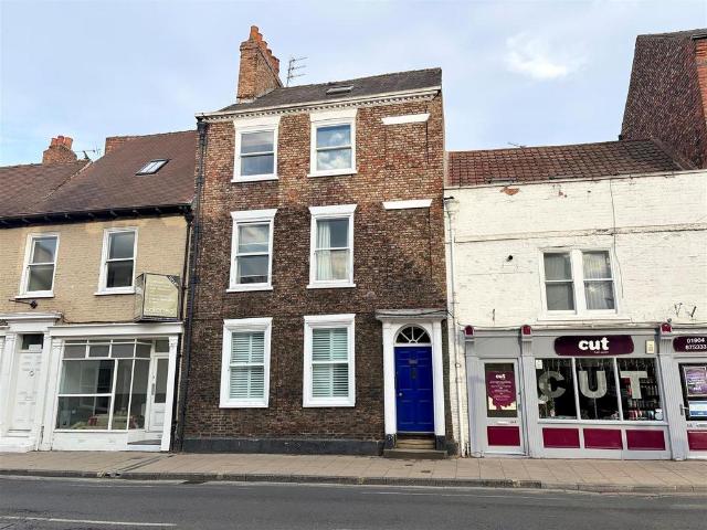 Flat for sale in High Field, York