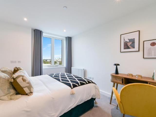 Flat for sale in Harlesden, Greater London