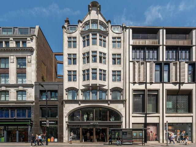 Flat for sale in East Marylebone, Mayfair