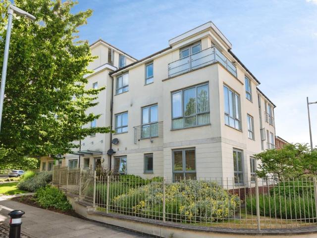 Flat for sale in Hamerton, Kent