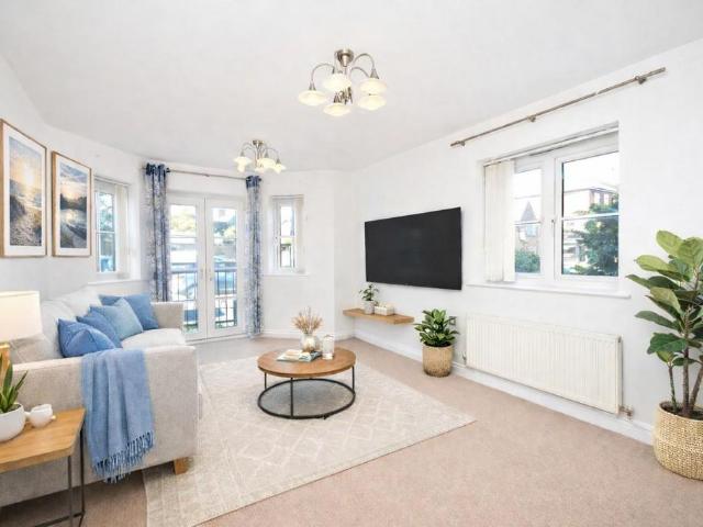 Flat for sale in Leighton-Linslade, Leighton Buzzard