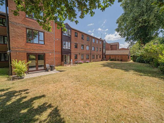 Flat for sale in Elmdon, West Midlands