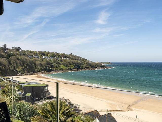 Flat for sale in Penbeagle, Cornwall