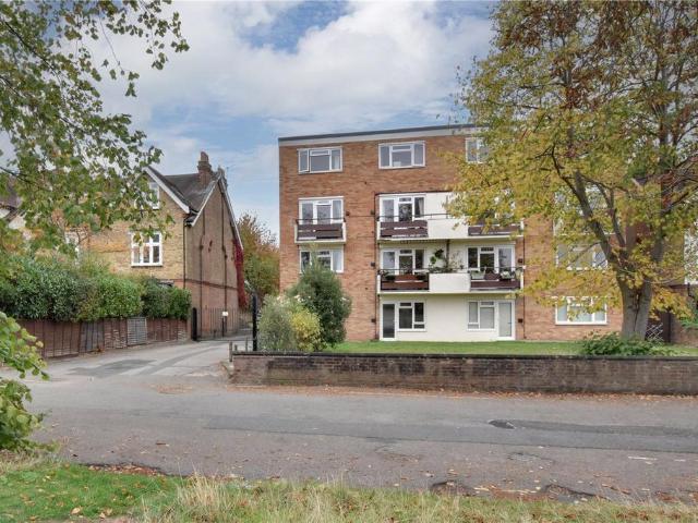 Flat for sale in London Borough of Lewisham, Blackheath