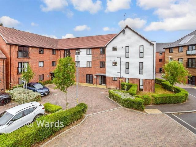 Flat for sale in Leybourne, Bourne Vale