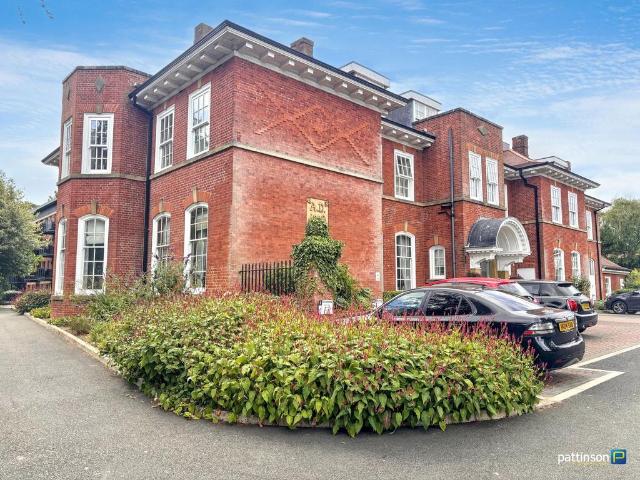 Flat for sale in Spital Tongues, Tyne And Wear