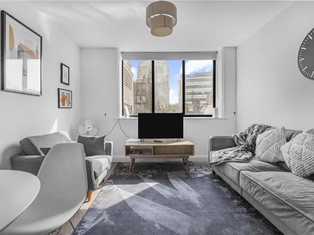 Flat for sale in Fitzrovia, Greater London