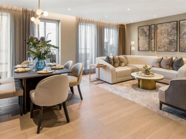 Flat for sale in Wandsworth, Greater London