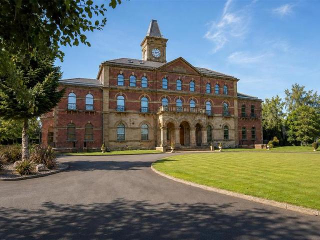 Flat for sale in Worrall, South Yorkshire