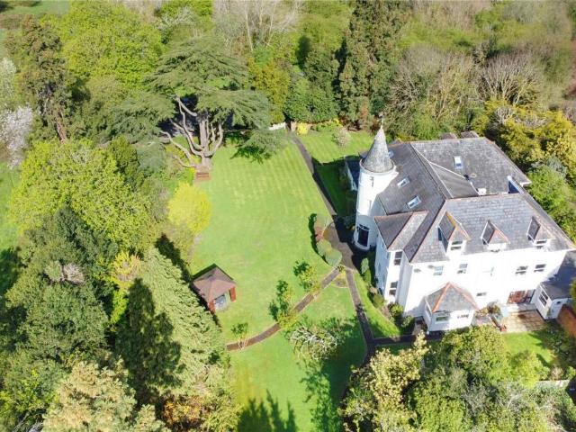 Flat for sale in The Butts, Kent