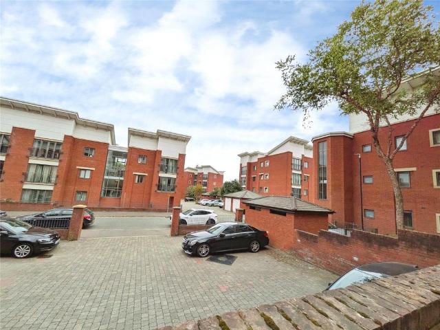 Flat for sale in Bilston, West Midlands