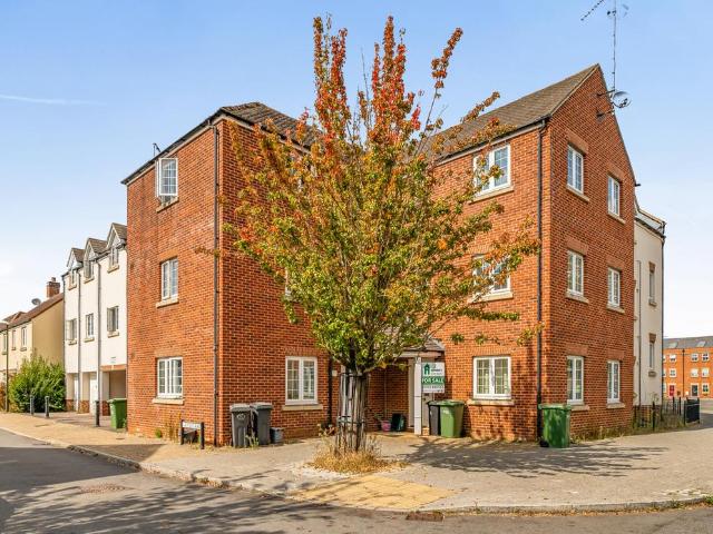 Flat for sale in School House, Gloucestershire