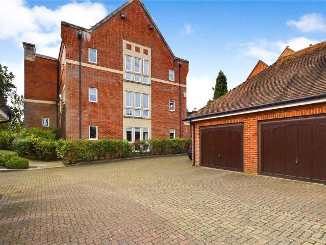 Flat for sale in Upper Woolhampton, West Berkshire